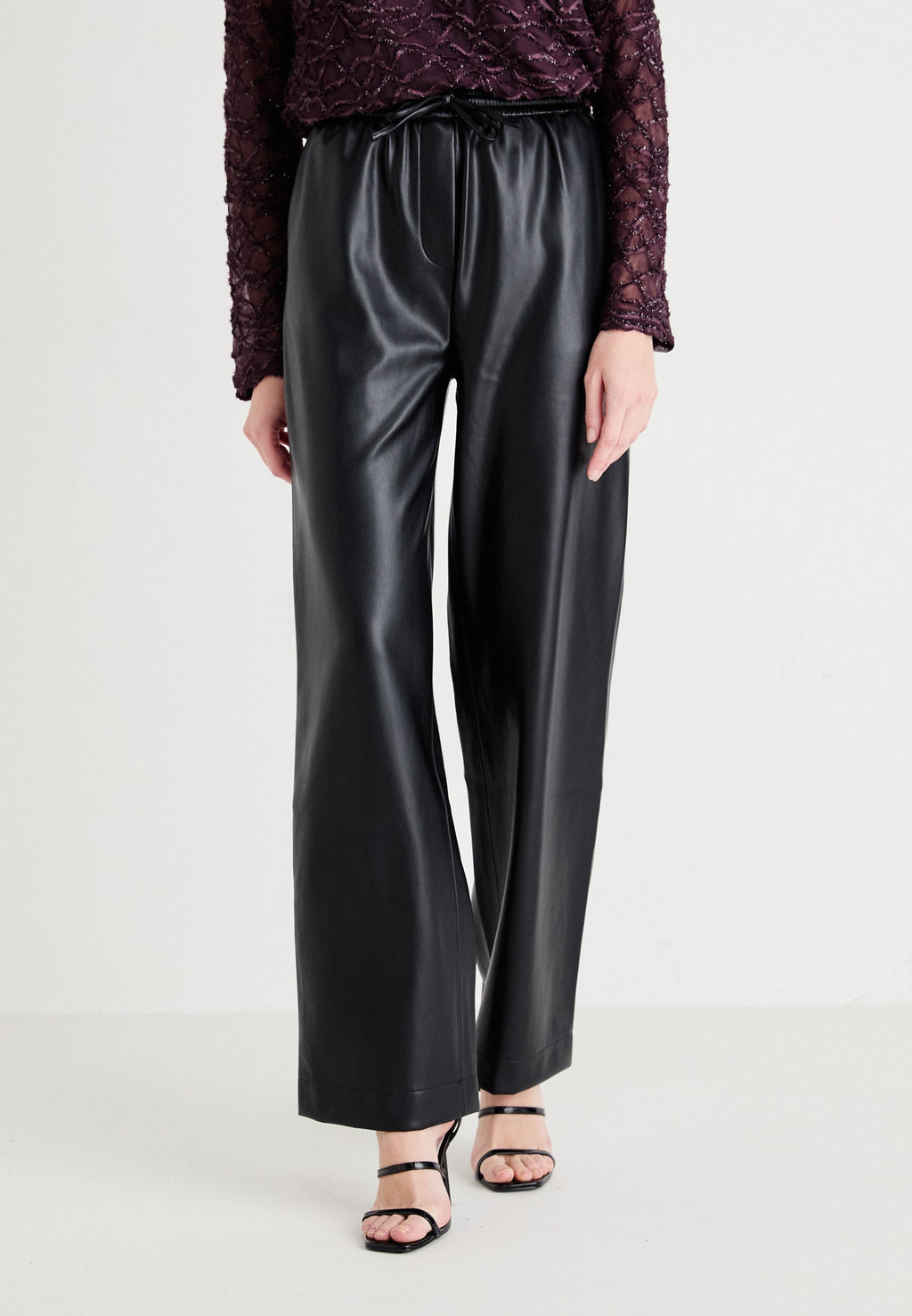 ONLJOVANA TRACKPANT Media 3