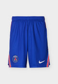 Blaue Sportshorts mit Paris-Saint-Germain-Logo am linken Bein, weißem Nike-Swoosh am rechten Bein und roten und weißen Seitenstreifen.