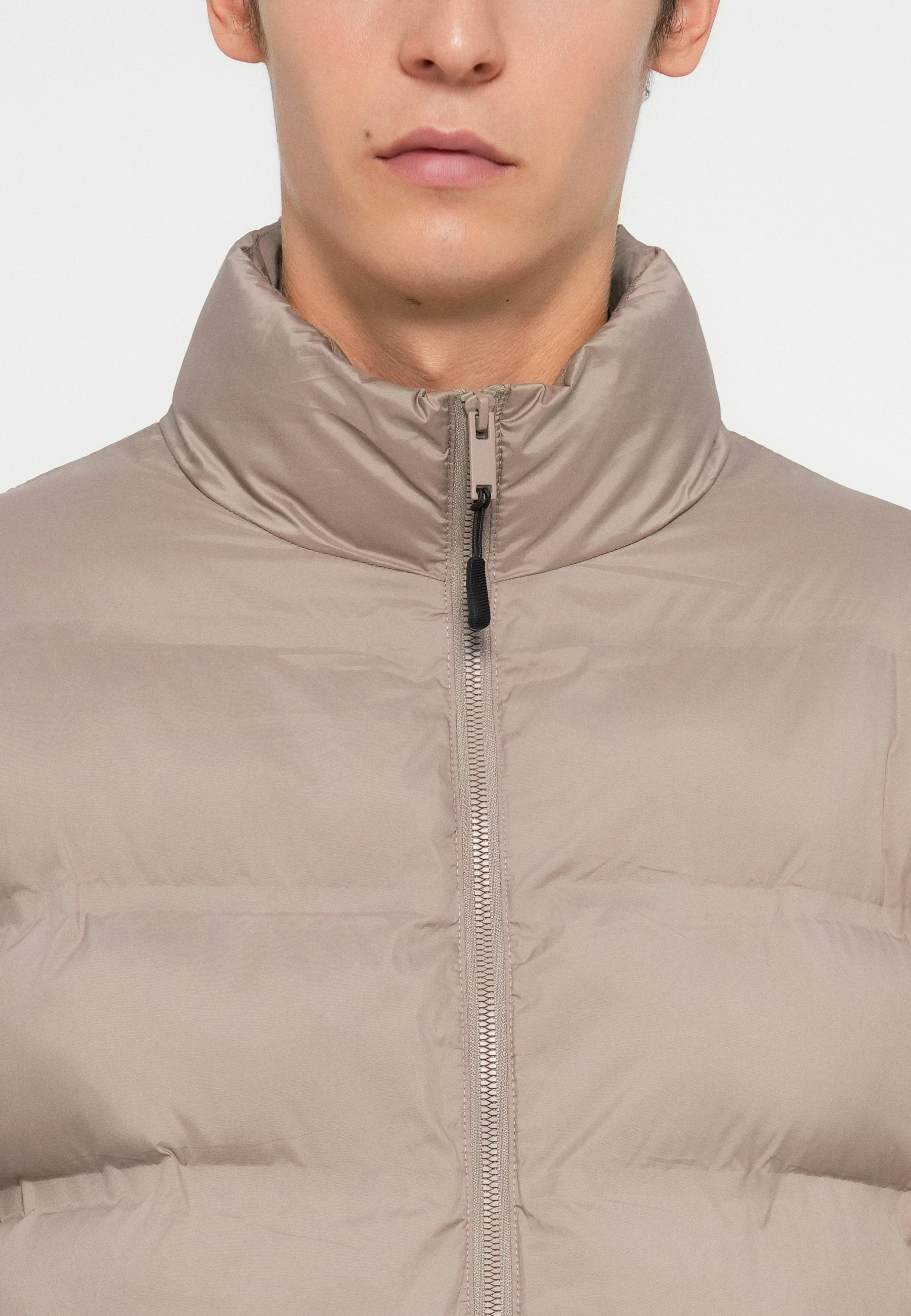 ONSUNION SEAMLESS LIFE PUFFER JACKET Media 6
