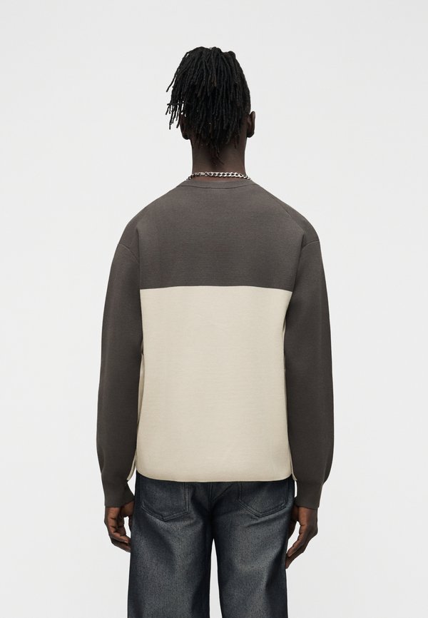 Calvin Klein COLORBLOCK TECH CREW SWEATER