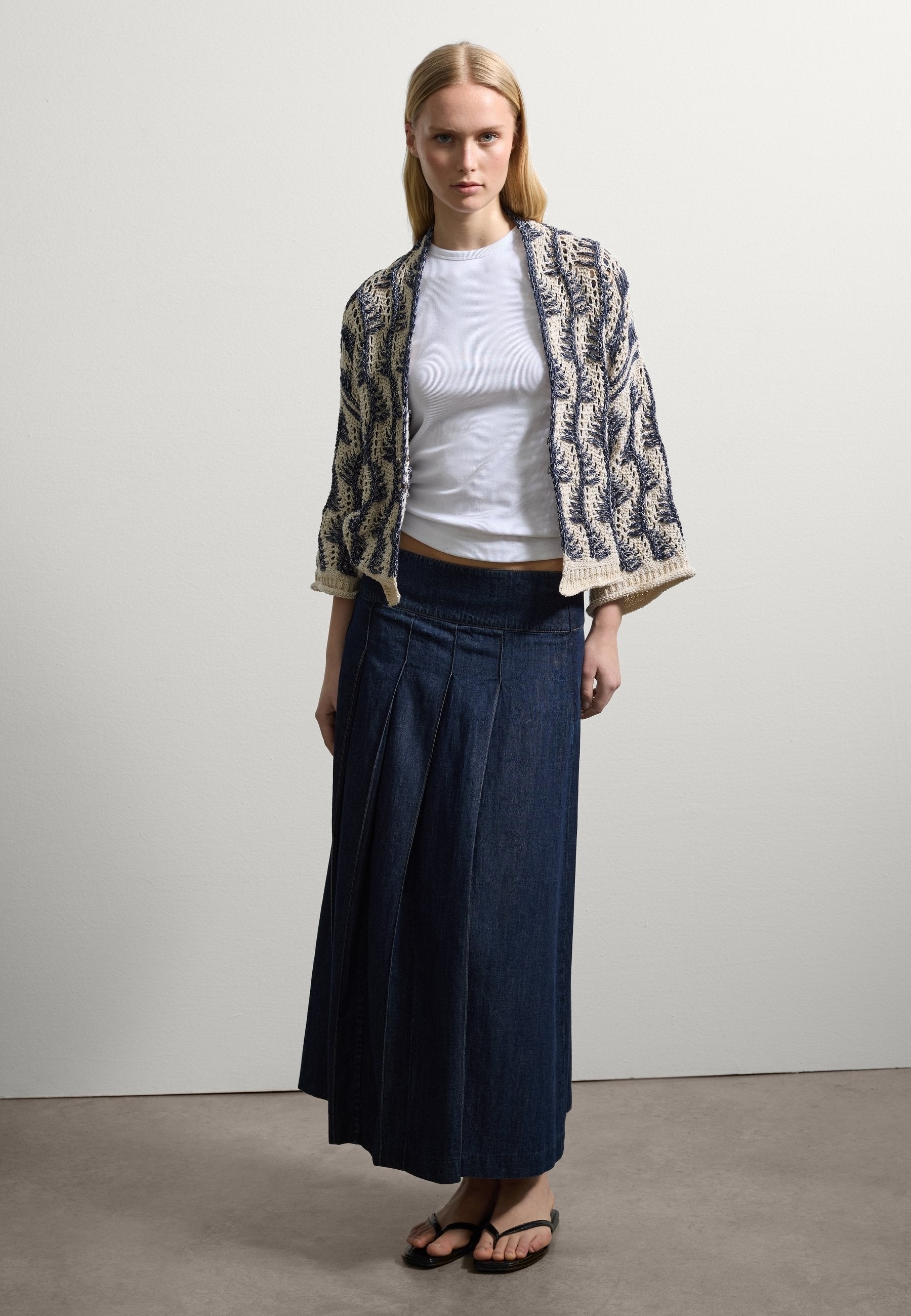 Stefanel OPEN CONTRASTING MOTIF.