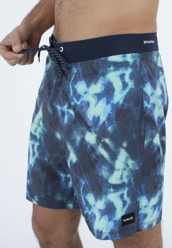 Hurley PHANTOM CLASSIC 18