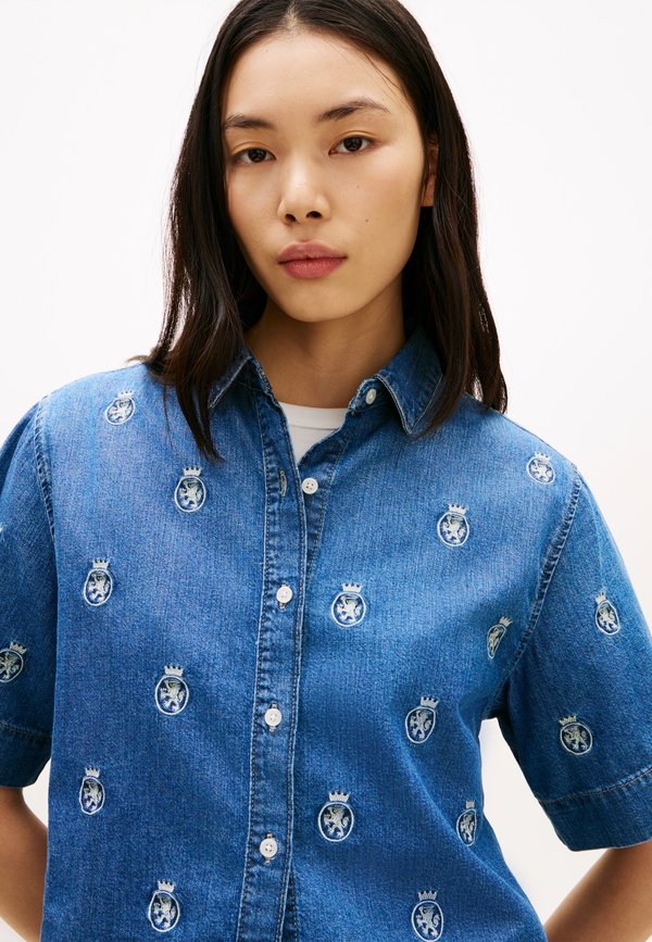 Tommy Hilfiger RELAXED FIT CREST EMBROIDERY DENIM SHIRT