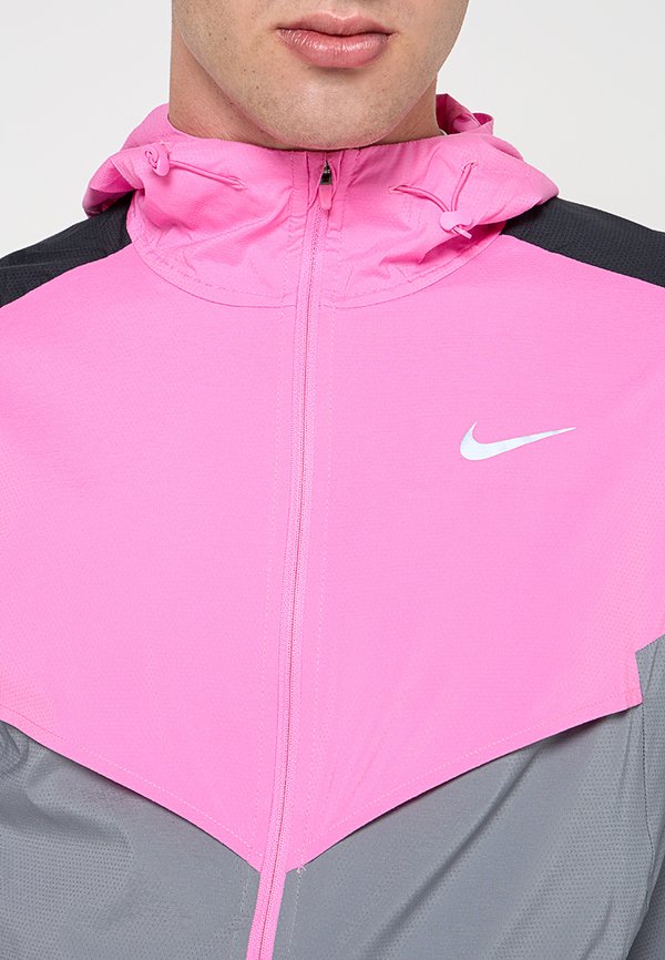 Nike Performance