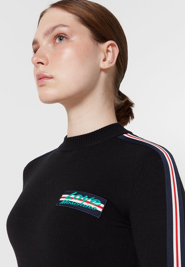 Love Moschino