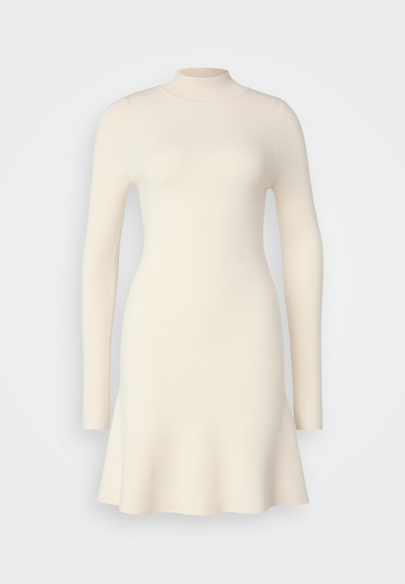 Strickkleid mit langen Ärmeln in Off-White, hohem Ausschnitt und ausgestelltem Saum, das eine glatte Textur und einen taillierten Oberkörper aufweist.