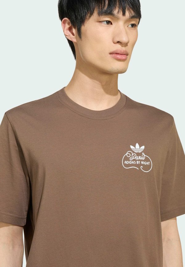 adidas Originals ADIDAS ORIGINALS PARIS BG VIEW TEE