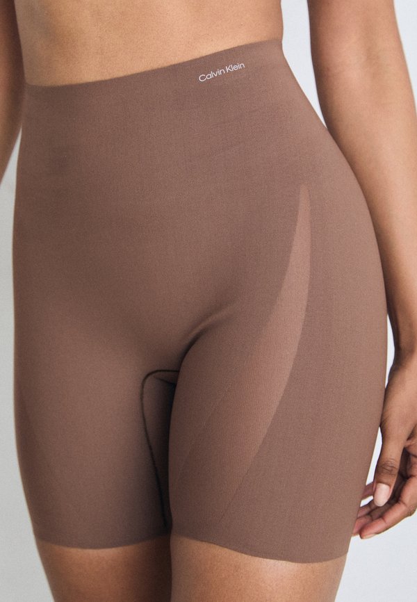 Calvin Klein Underwear SHAPEWEAR-SCULPT FIRM THIGH SLIMMER SHORT - STAY PUT MESH