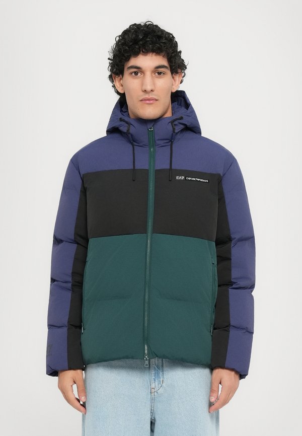 EA7 Emporio Armani TRAIN ATHLETIC COLOUR BLOCK PADDED JACKET