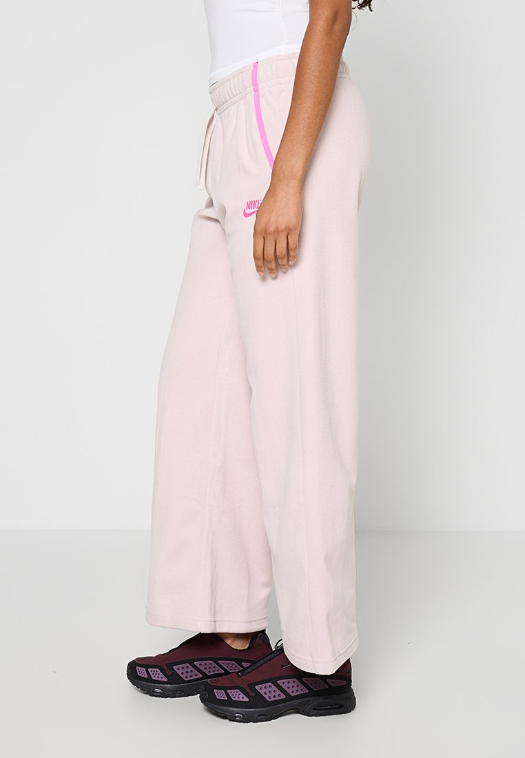 Nike Sportswear STANDARD FIT