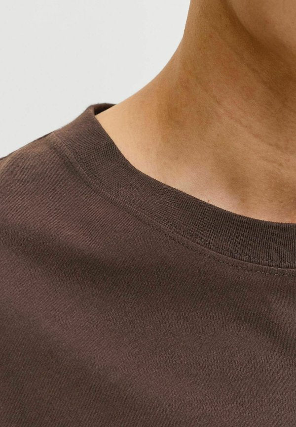 Jack & Jones JORNORREBRO EMB TEE SS CREW NECK PLS - Basic T-shirt - java
