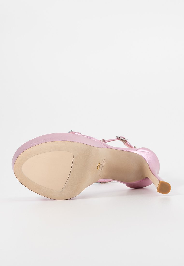 Stuart Weitzman