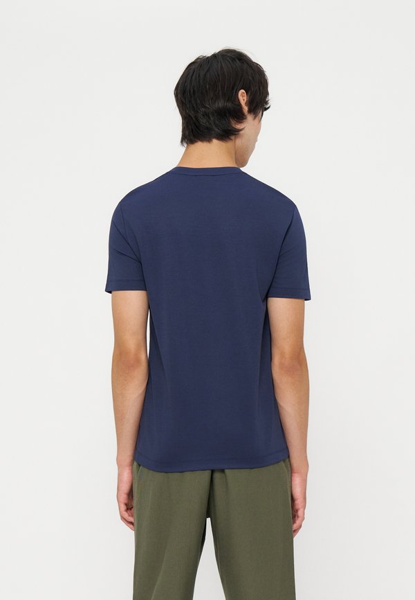 EA7 Emporio Armani
