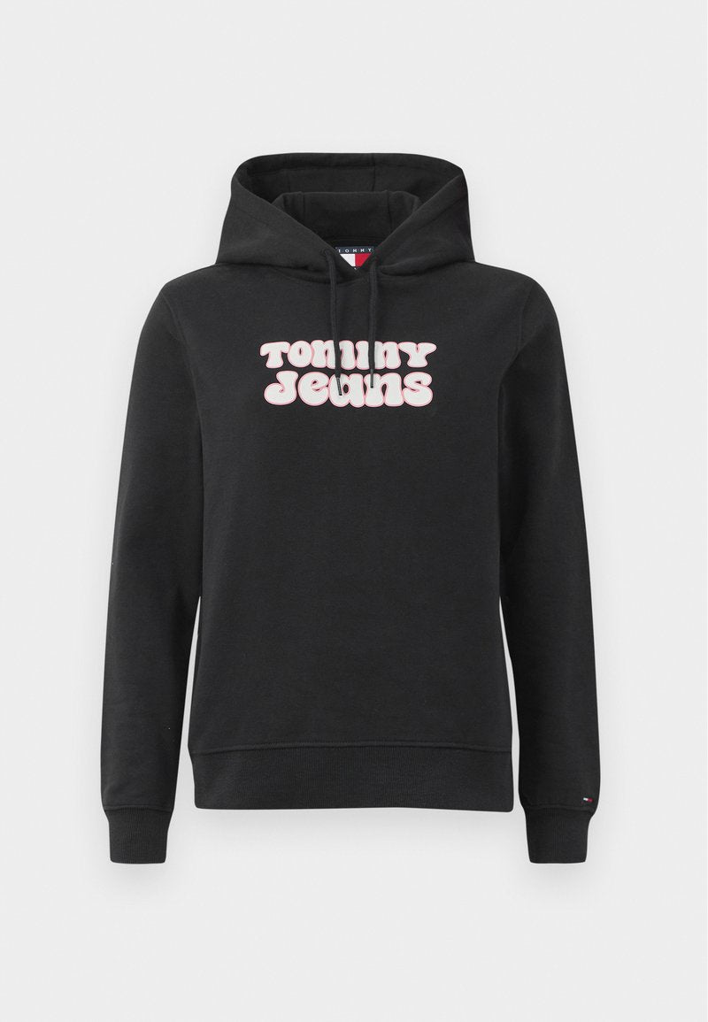 Schwarzer Kapuzenpullover aus Baumwollmischgewebe, mit einem vorderen pinken Logo-Text "TOMMY JEANS" in einer abgerundeten Schriftart. Mit verstellbarem Kordelzug an der Kapuze.