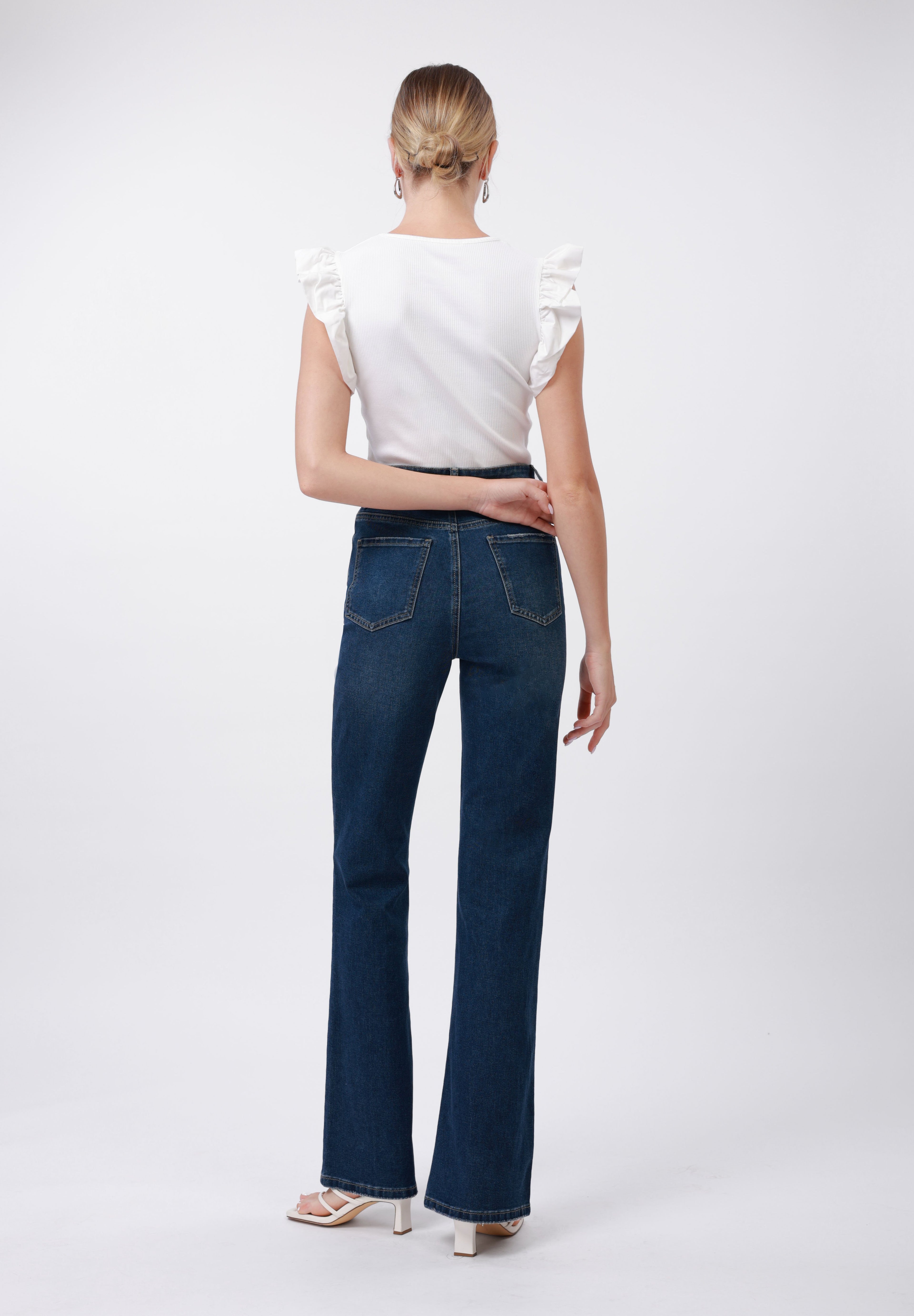 Anna Field Tall