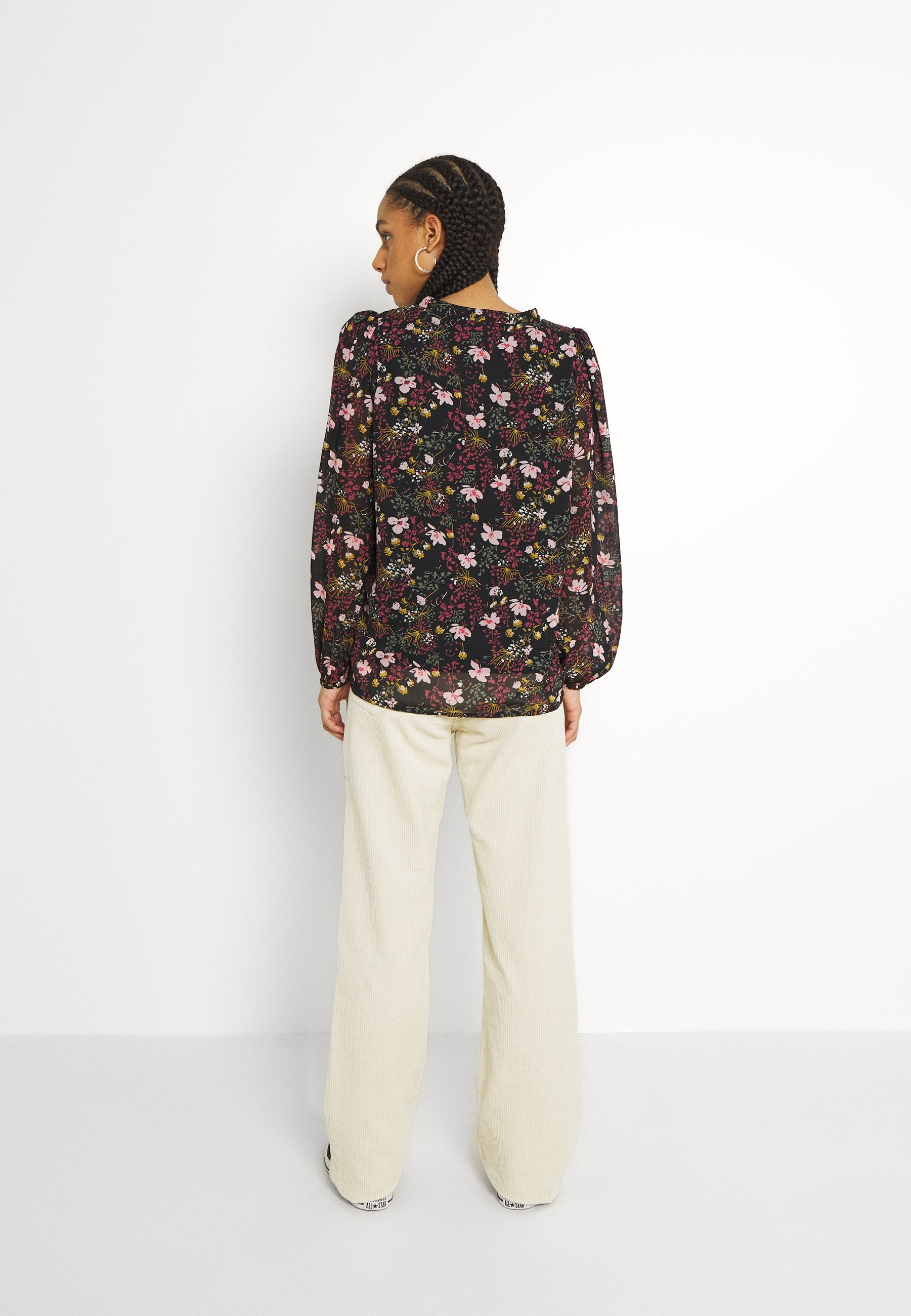 ONLY ONLSTAR V NECK