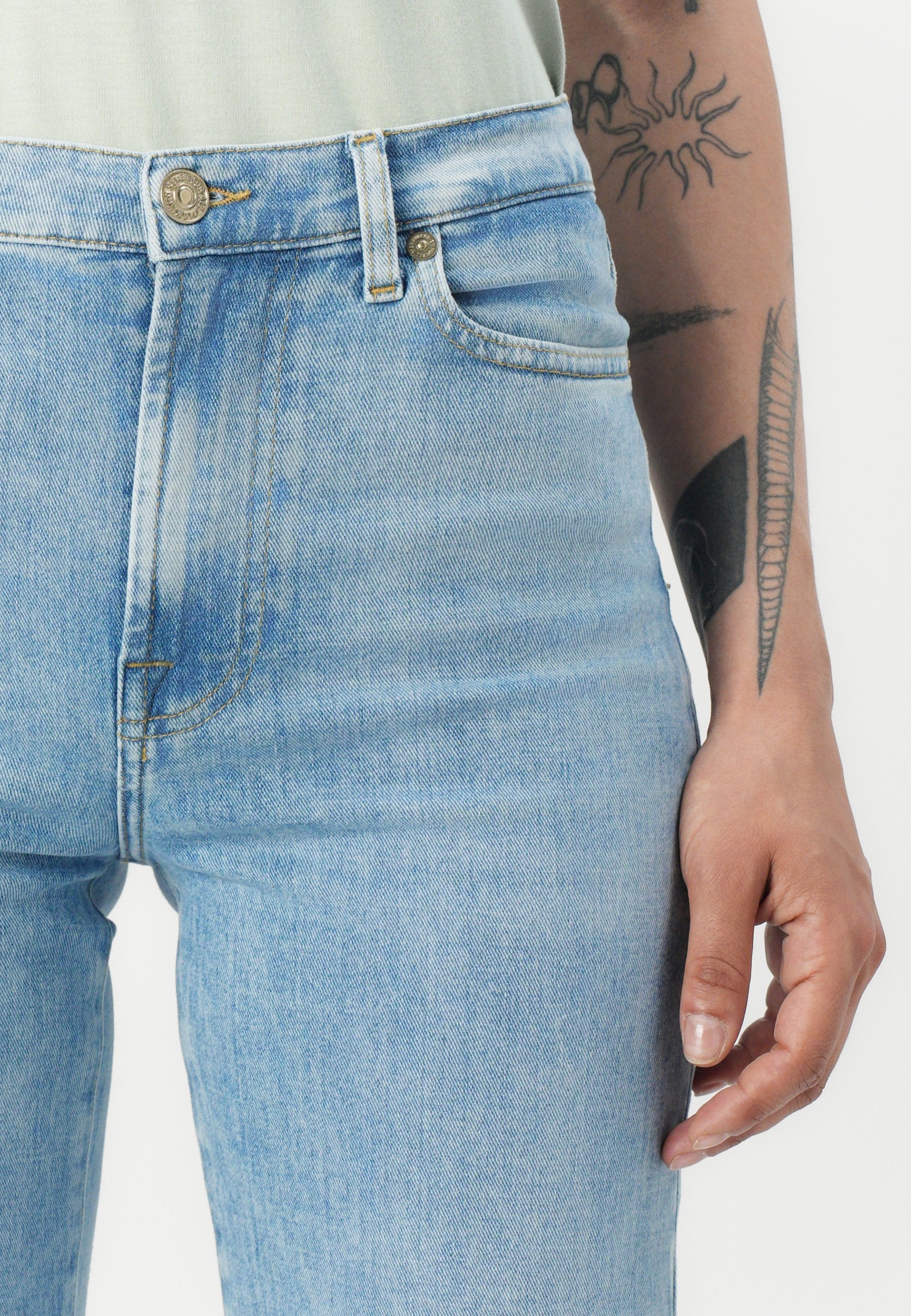 7 for all mankind MODERN DOJO TAILORLESS