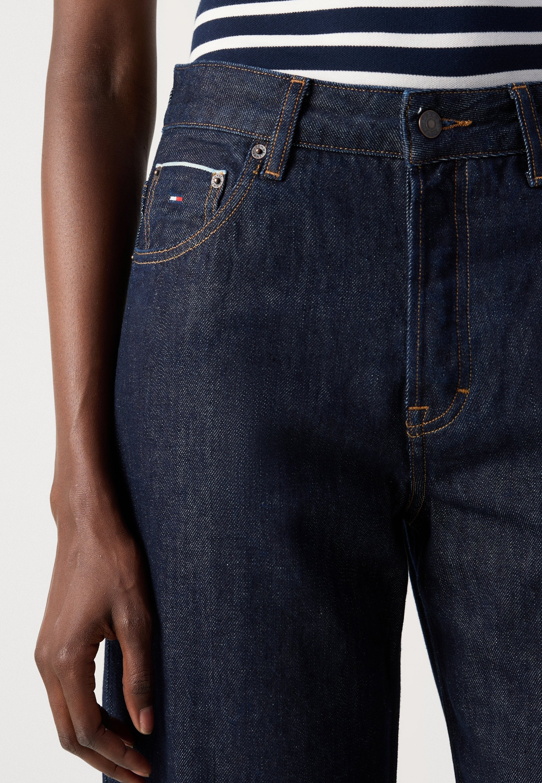Tommy Jeans MIA SELVEDGE RELAXED STRAIGHT LEG JEANS