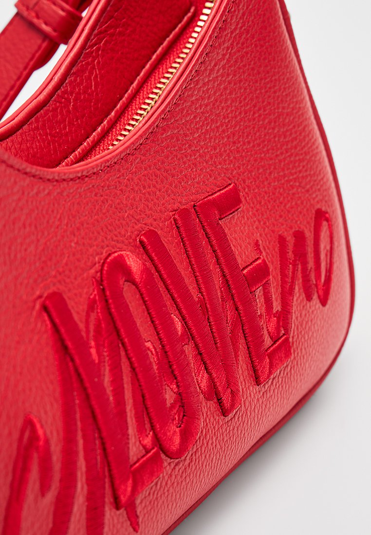 Love Moschino