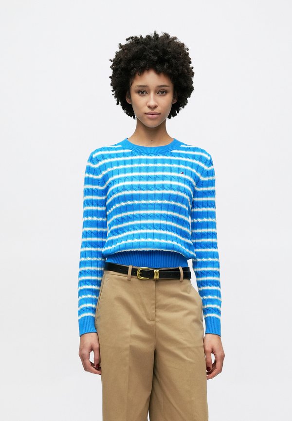 Tommy Hilfiger CABLE KNIT CREW NECK JUMPER - Jumper - mesmerizing/ breezy blue/calico