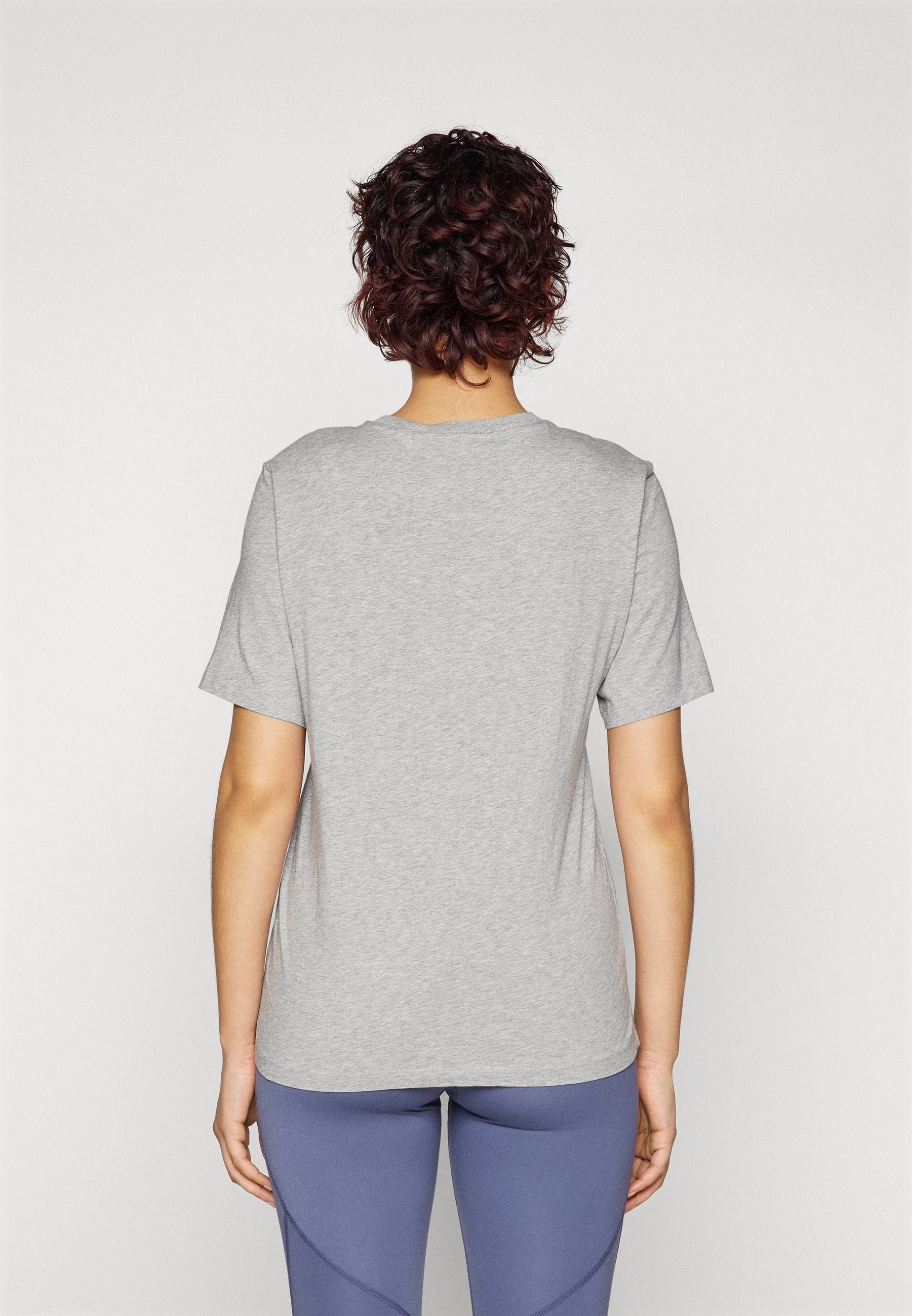 Peak Performance ORIGINAL SMALL LOGO TEE