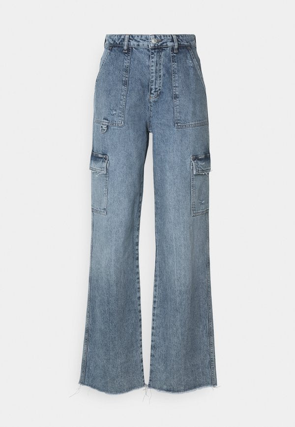 CHIARA FERRAGNI PANTALONI