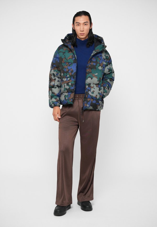 EA7 Emporio Armani