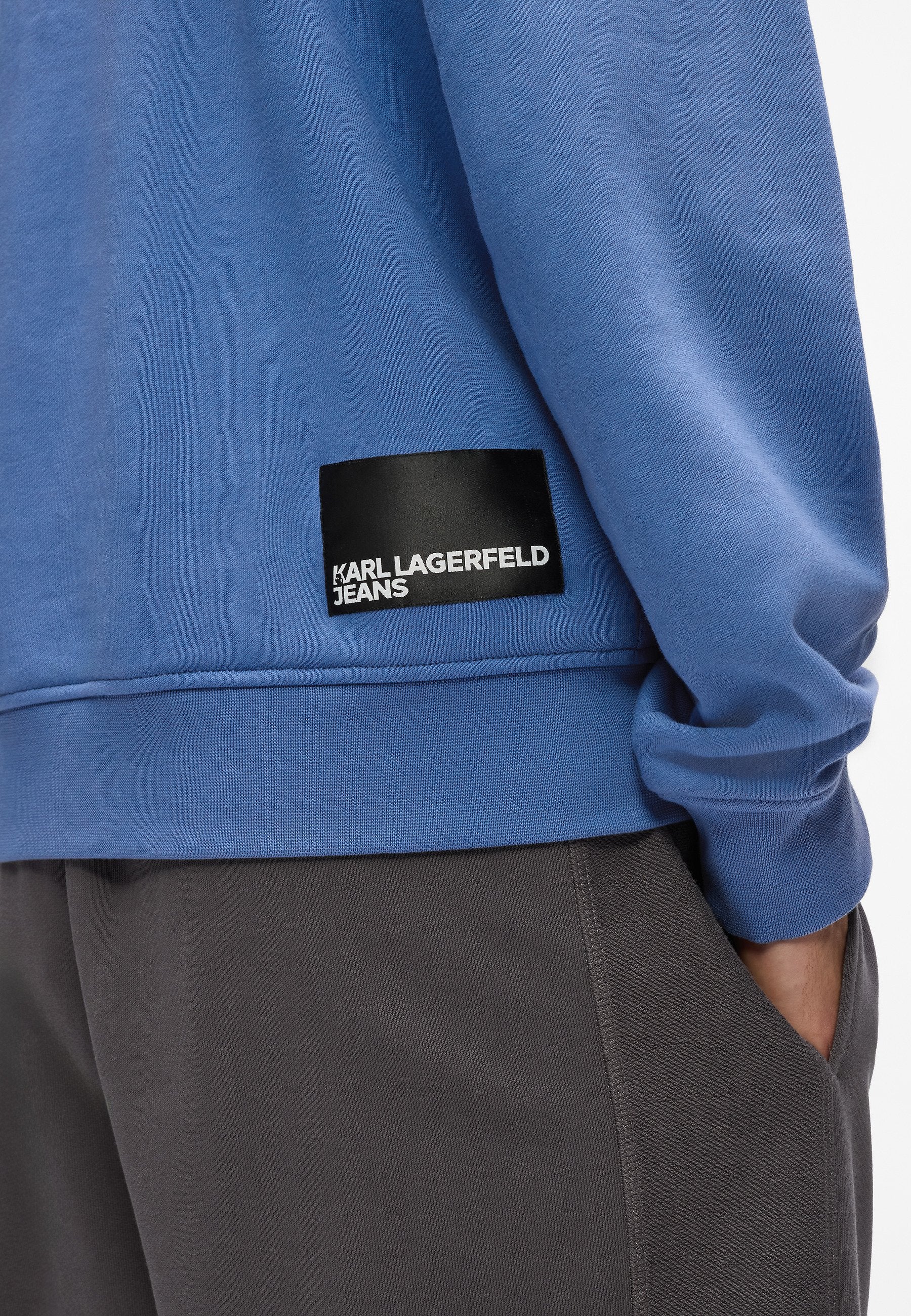 ESSENTIAL LOGO Media 5