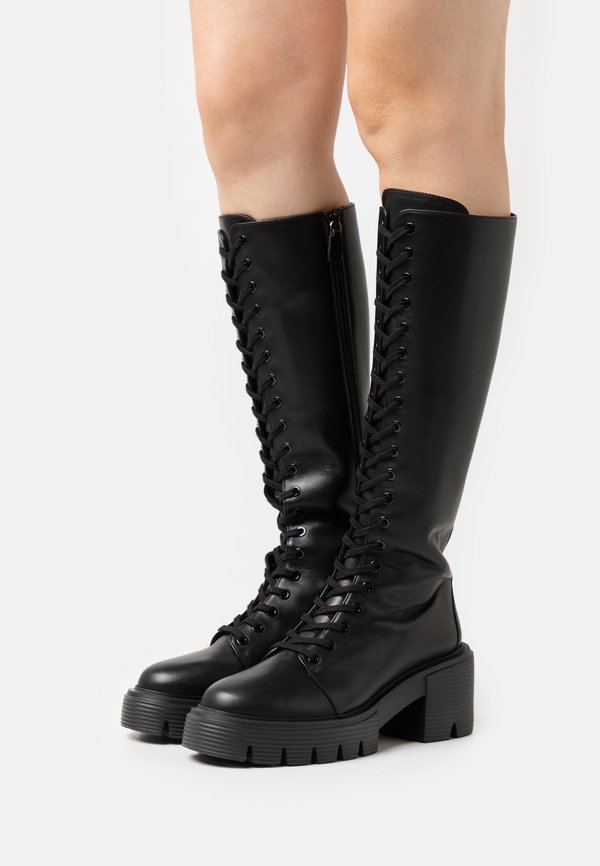 Stuart Weitzman SOHO BOOT