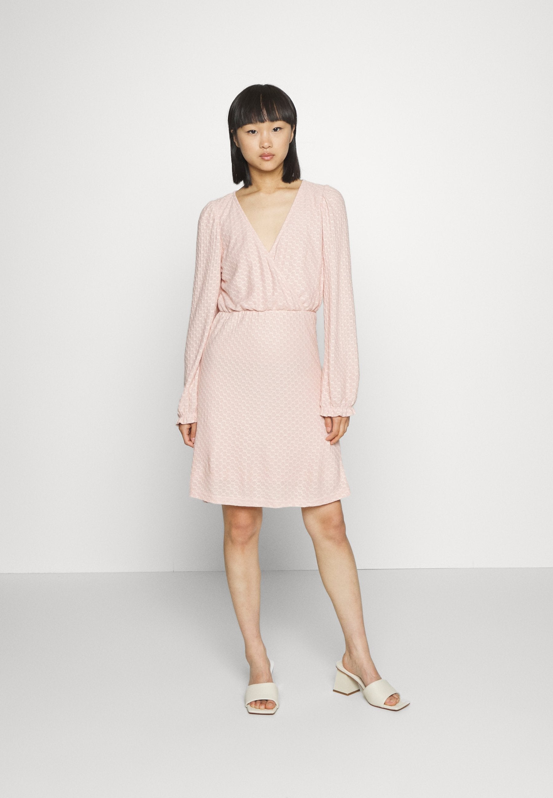 ONLSTEFFIE DRESS Media 2