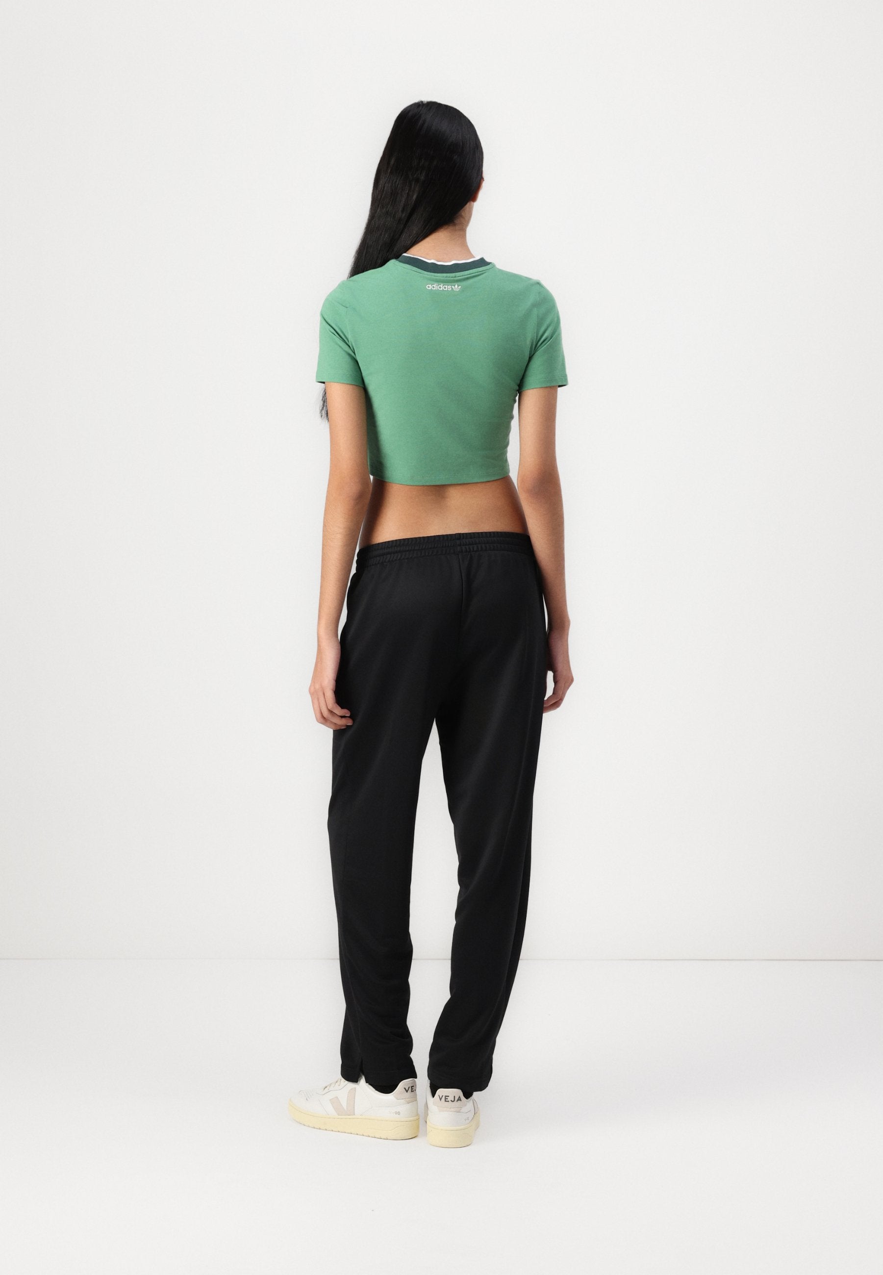 adidas Sportswear ESSENTIALS LINEAR