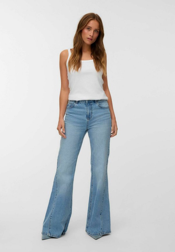Vero Moda Flared fit VMINDIA High rise - Flared Jeans - medium blue denim