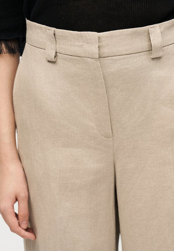 MAX&Co. ADUNCO