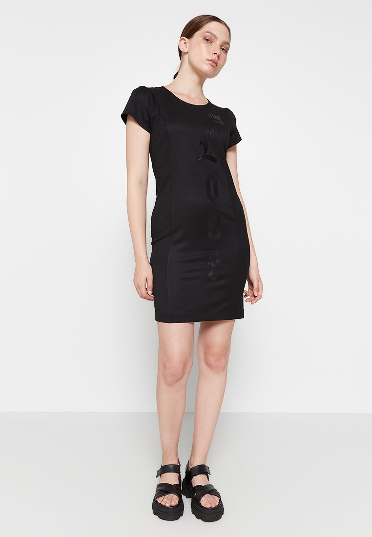 Love Moschino