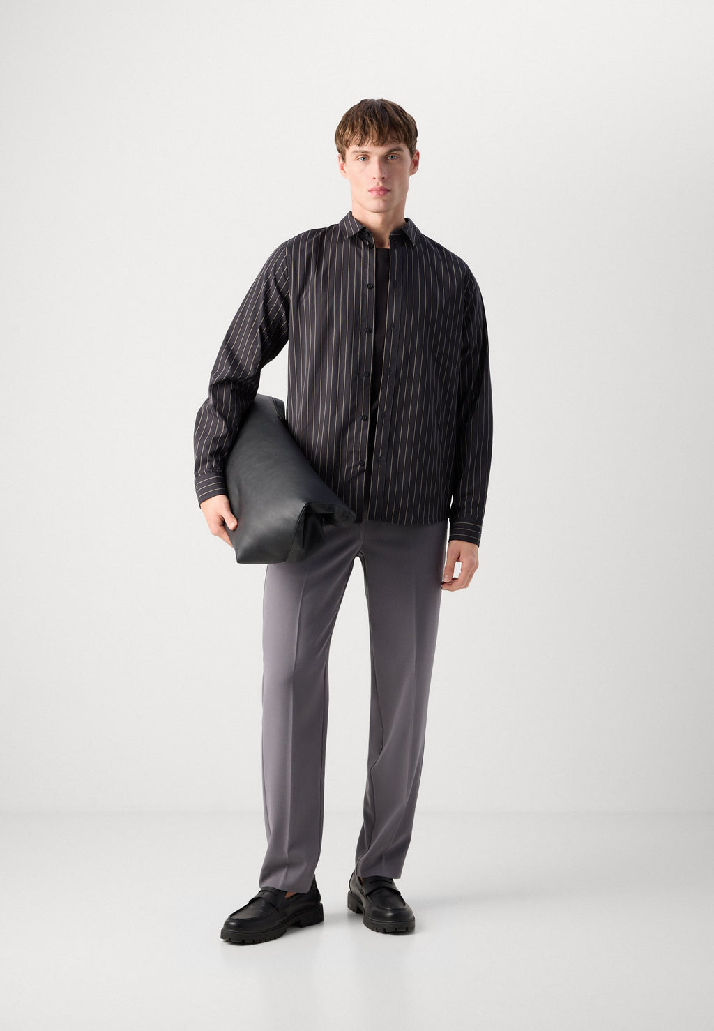 RELAXED FIT PANTS Media 6