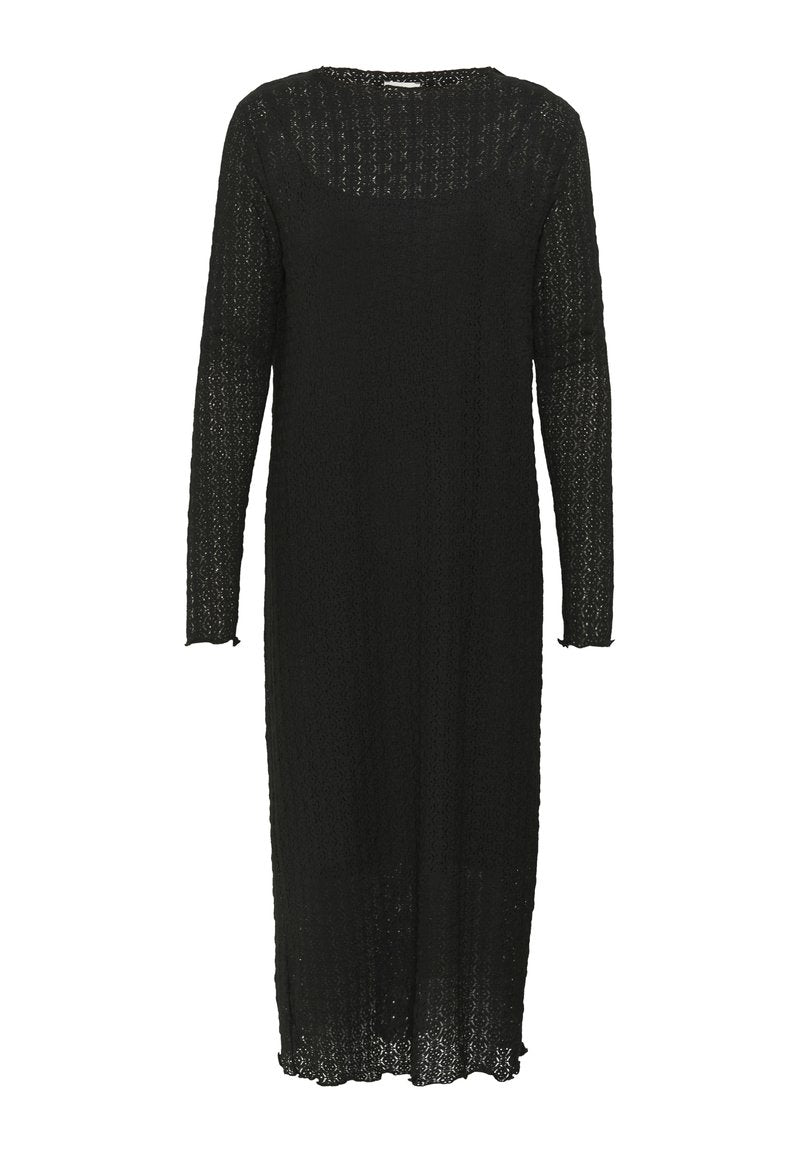 Schwarz gestricktes Kleid mit langen Ärmeln, das ein offenes Webmuster, einen runden Ausschnitt und einen geraden Schnitt aufweist, der bis zur Mitte der Waden reicht.