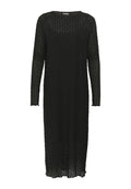 Schwarz gestricktes Kleid mit langen Ärmeln, das ein offenes Webmuster, einen runden Ausschnitt und einen geraden Schnitt aufweist, der bis zur Mitte der Waden reicht.