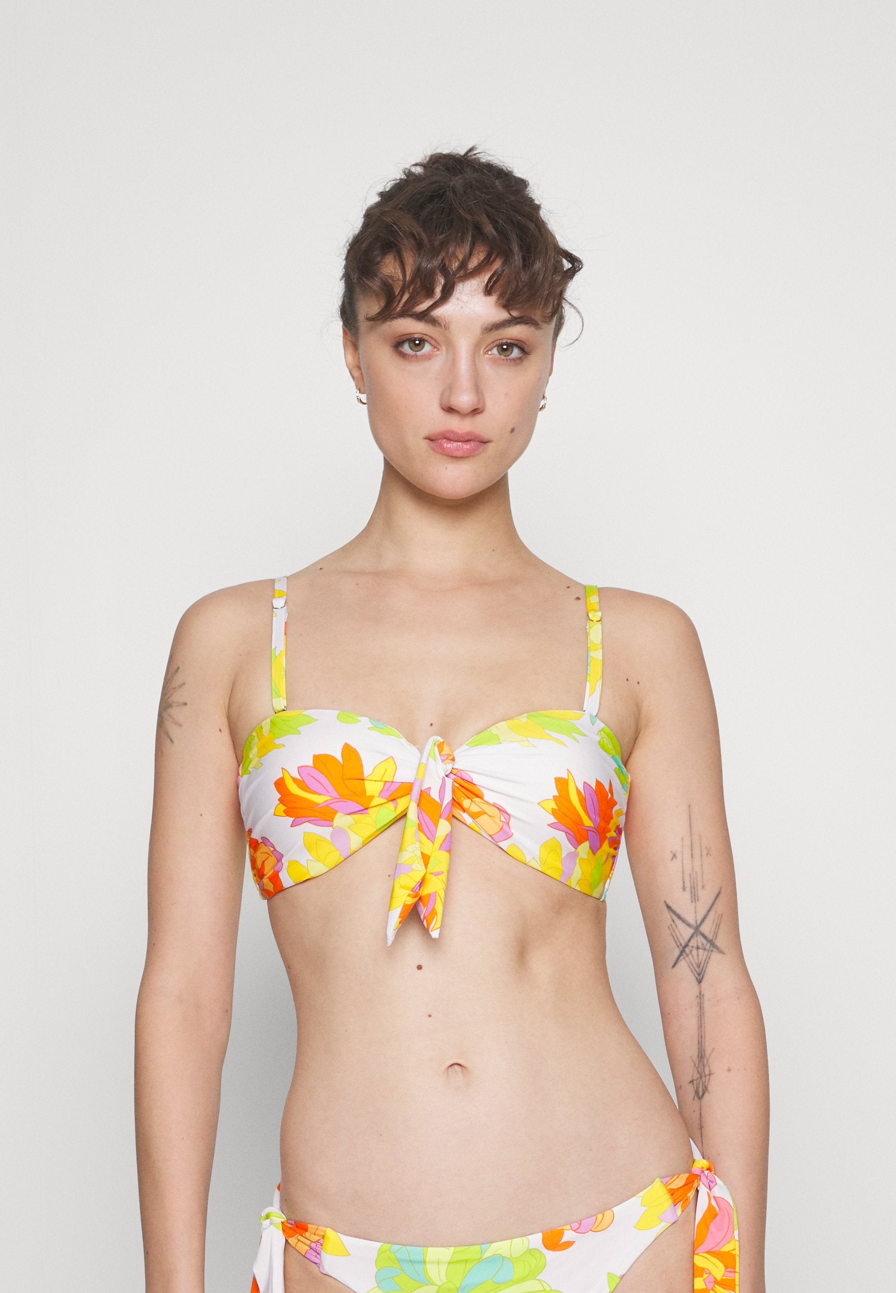 PALM SPRINGS TWISTTIE FRONT BANDEAU Media 3