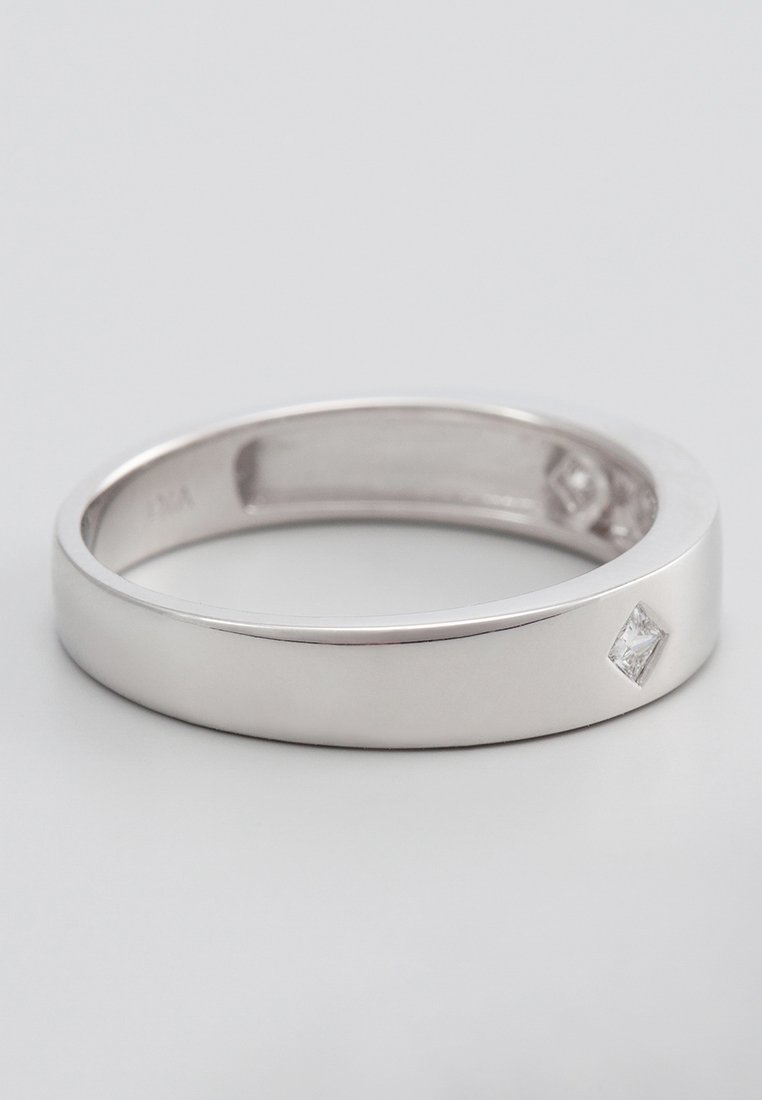 DIAMANT L'ÉTERNEL
