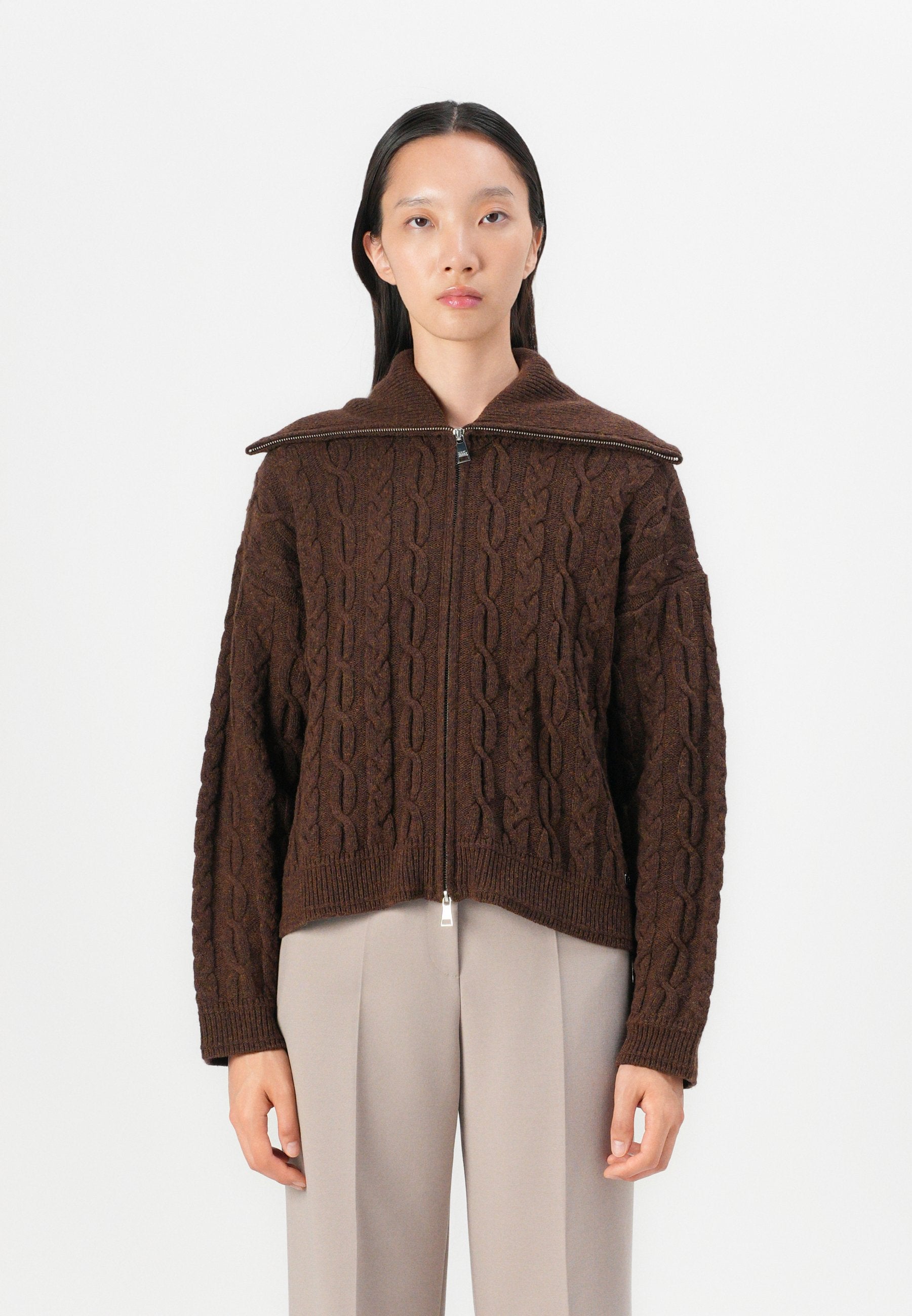 CABLE KNIT ZIP UP Media 3