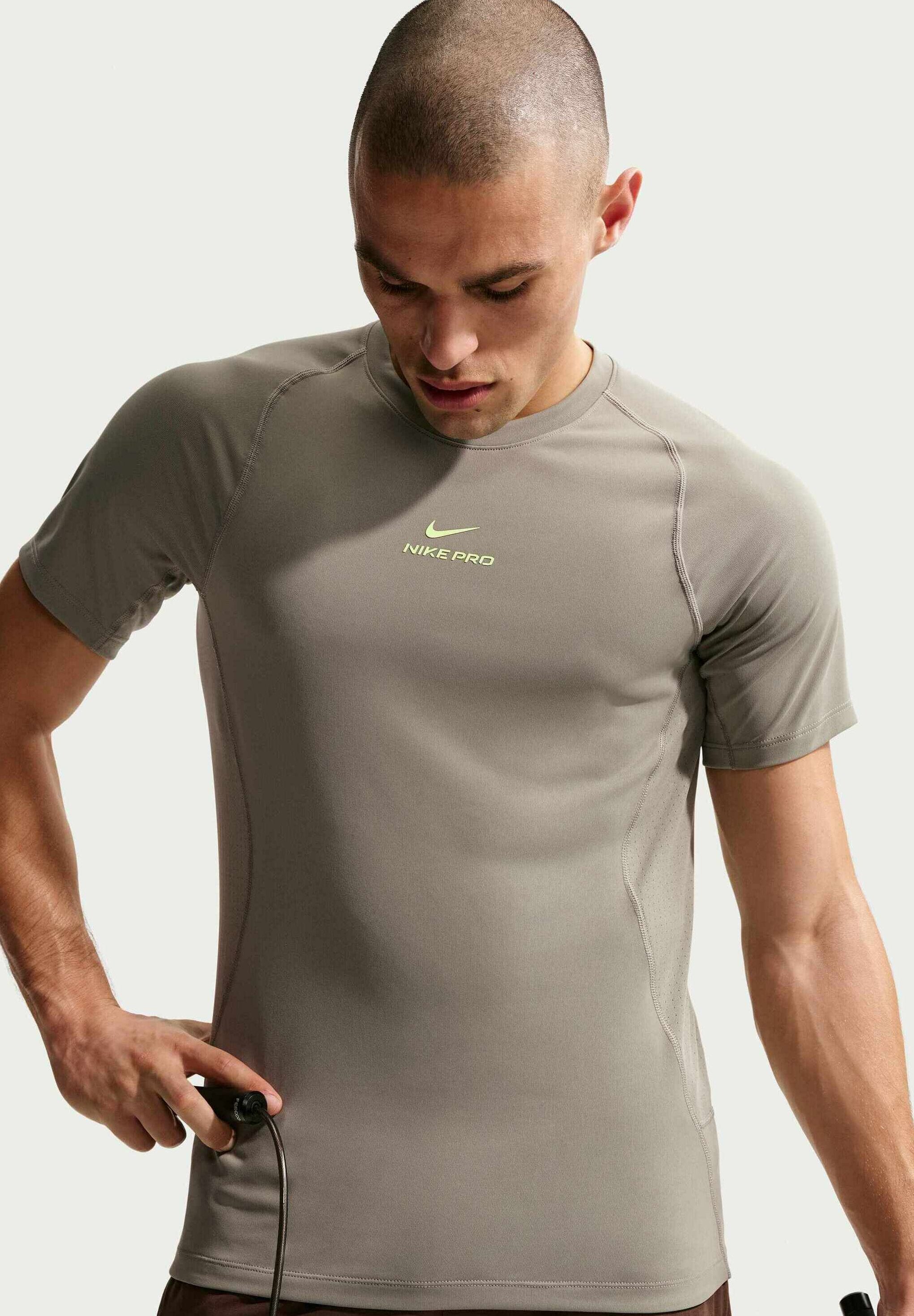 Nike Performance