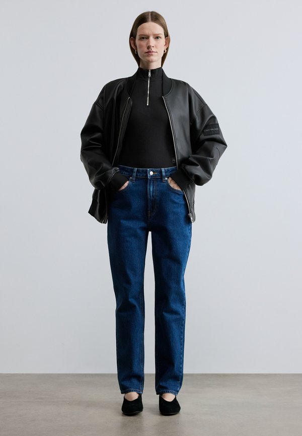 Calvin Klein Jeans MOM