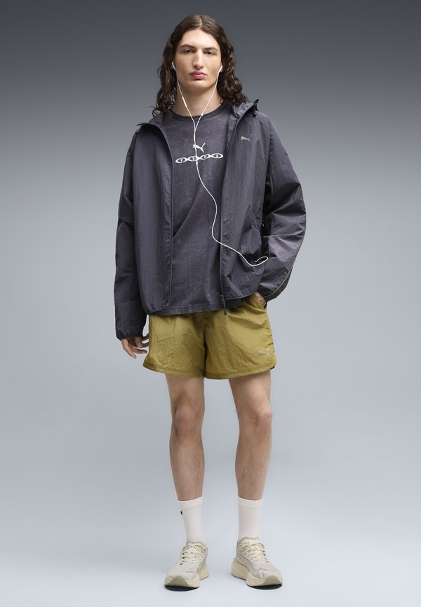 Puma RUN CULTURE COLLECTIVE RELAXED WASHED GRAPHIC LONG SLEEVE - Long sleeved top - inky depths