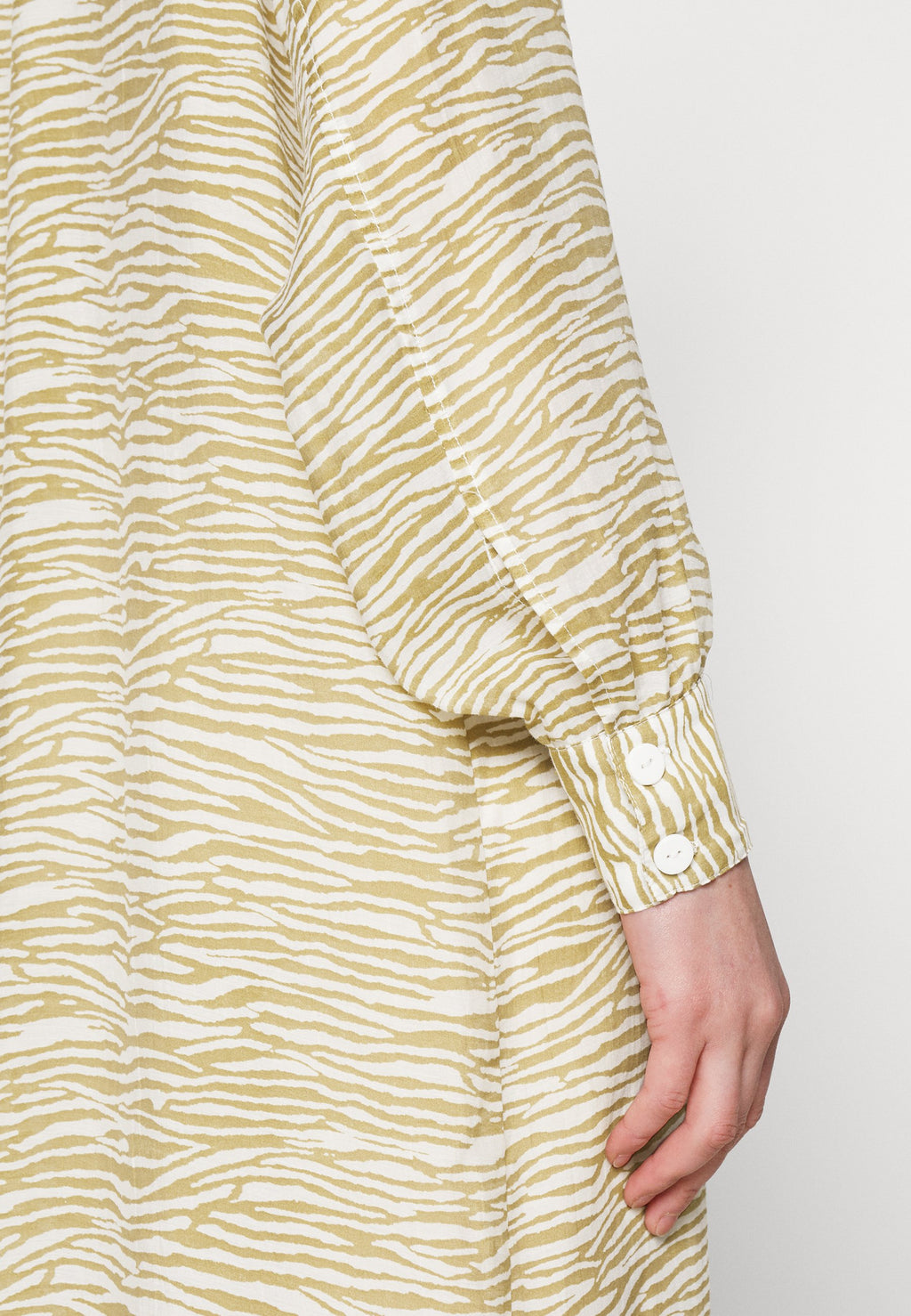 Résumé PHILINERS DRESS