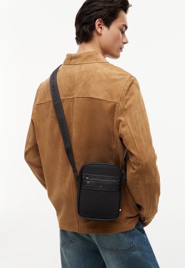 Tommy Hilfiger Cross body bag - black