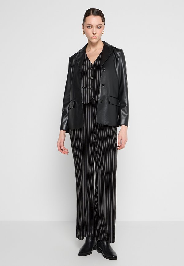 DKNY