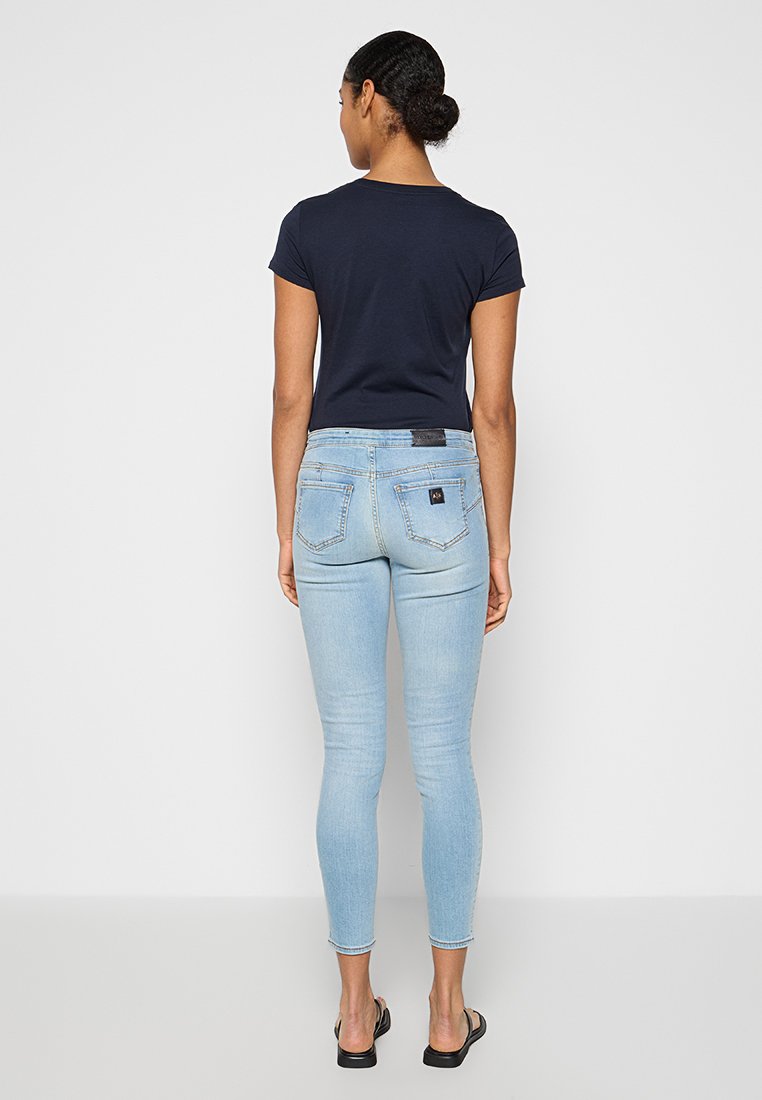 Armani Exchange Jeans Skinny Fit Media 3