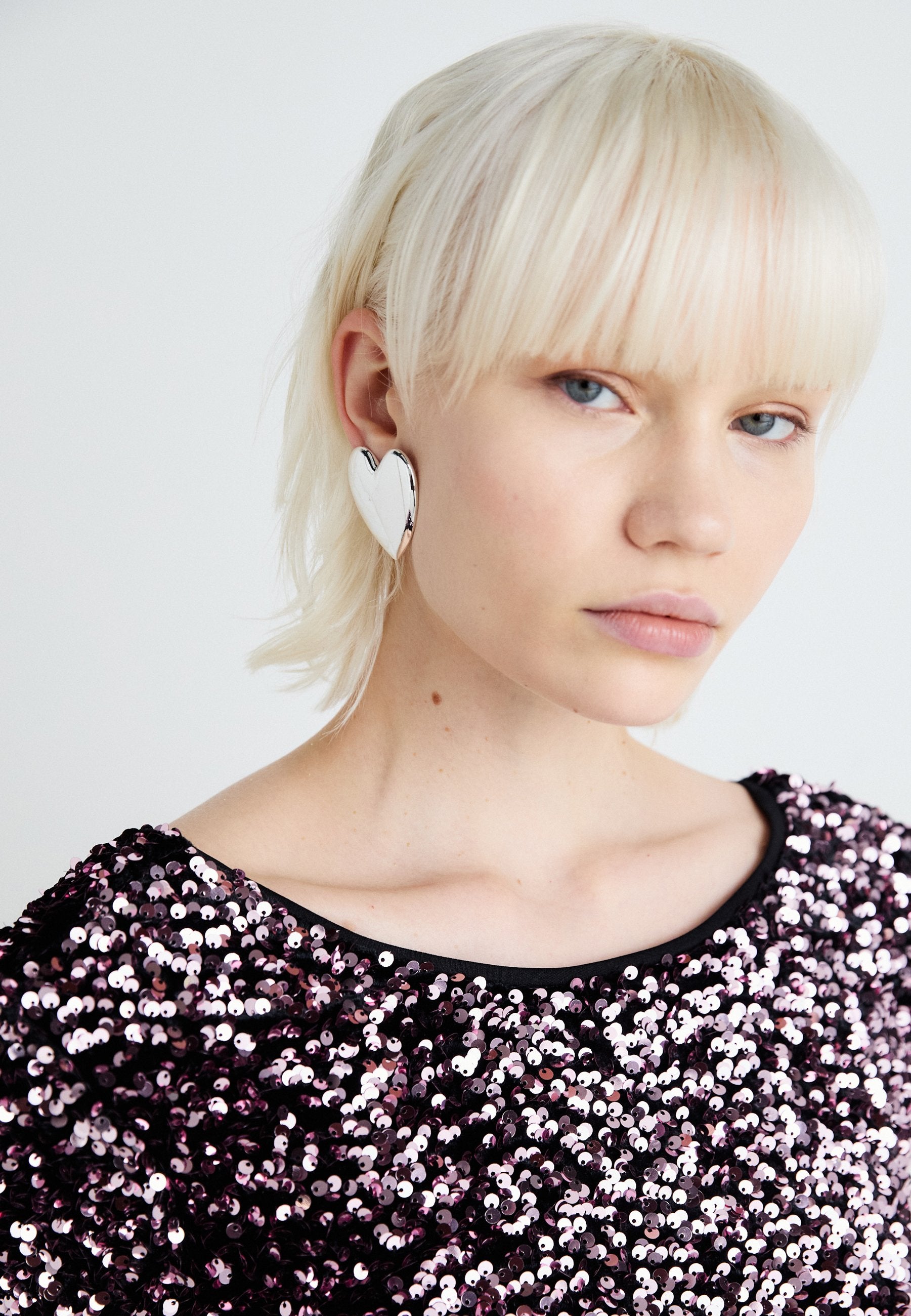 Gina Tricot LOOSE SEQUIN MINI DRESS