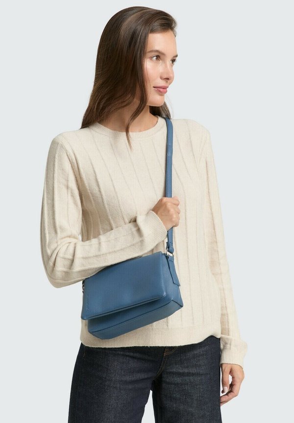 TOM TAILOR LISSI FLAP BAG S NO ZIP - Cross body bag - blue