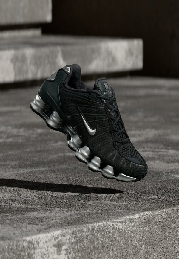 Nike Sportswear SHOX TL - Trainers - off noir/metallic silver-coloured/black